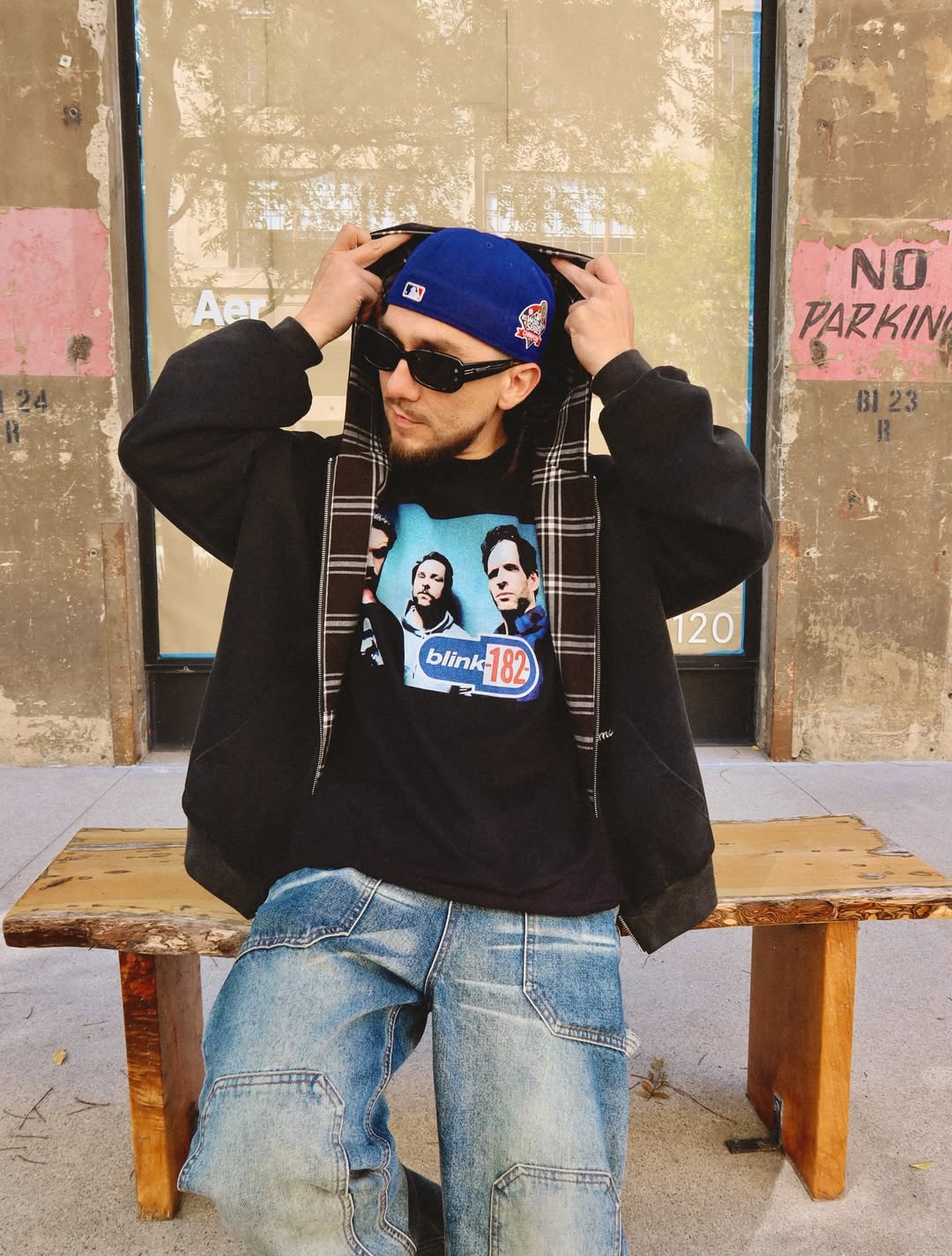 ONE IN A MILLION シャツ SANA Lサイズ Always Sunny X Bl1Nk 182 Premium Black T-Shirt – Parallel