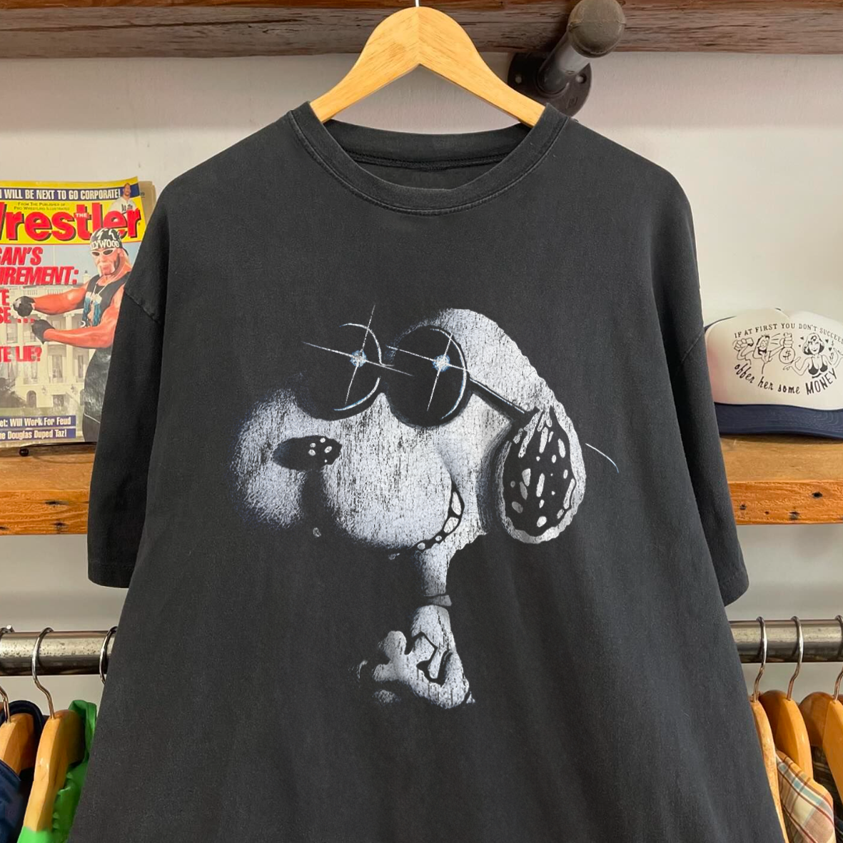 SHADES OF SNOOPY 90'S NOSTALGIA WASHED BLACK T-SHIRT