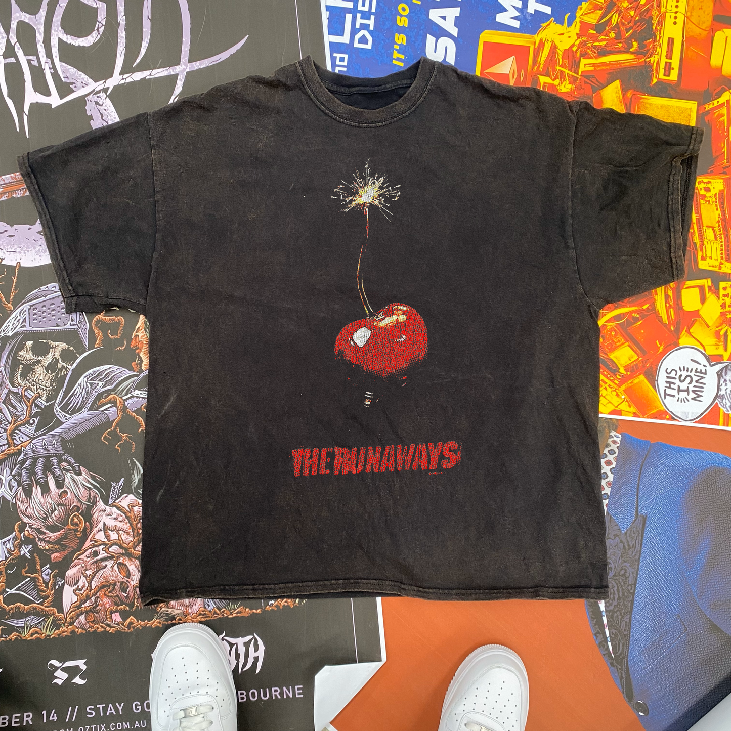 THE RUNAWAYS CHERRY BOMB VINTAGE BLACK T-SHIRT