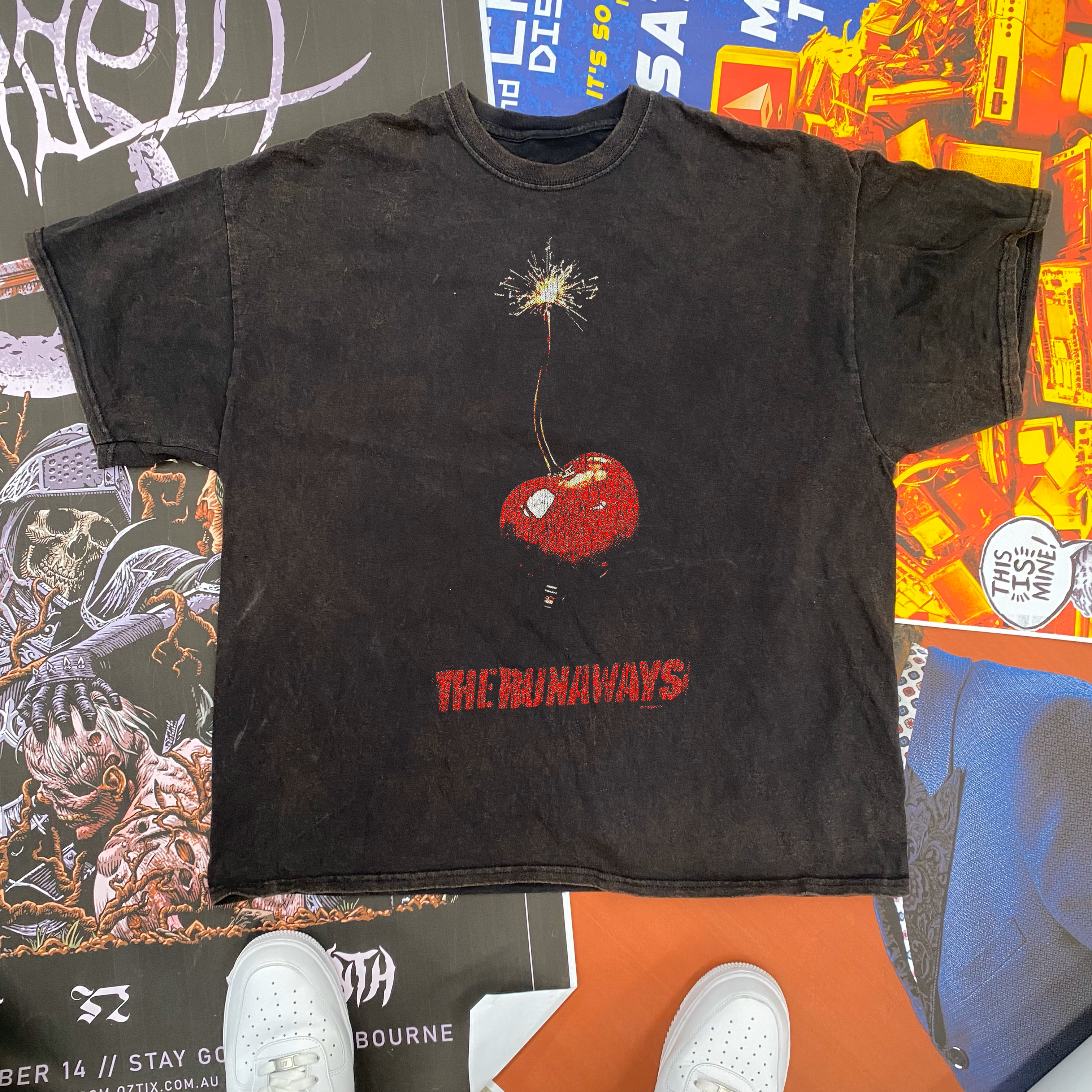 THE RUNAWAYS CHERRY BOMB VINTAGE BLACK T-SHIRT