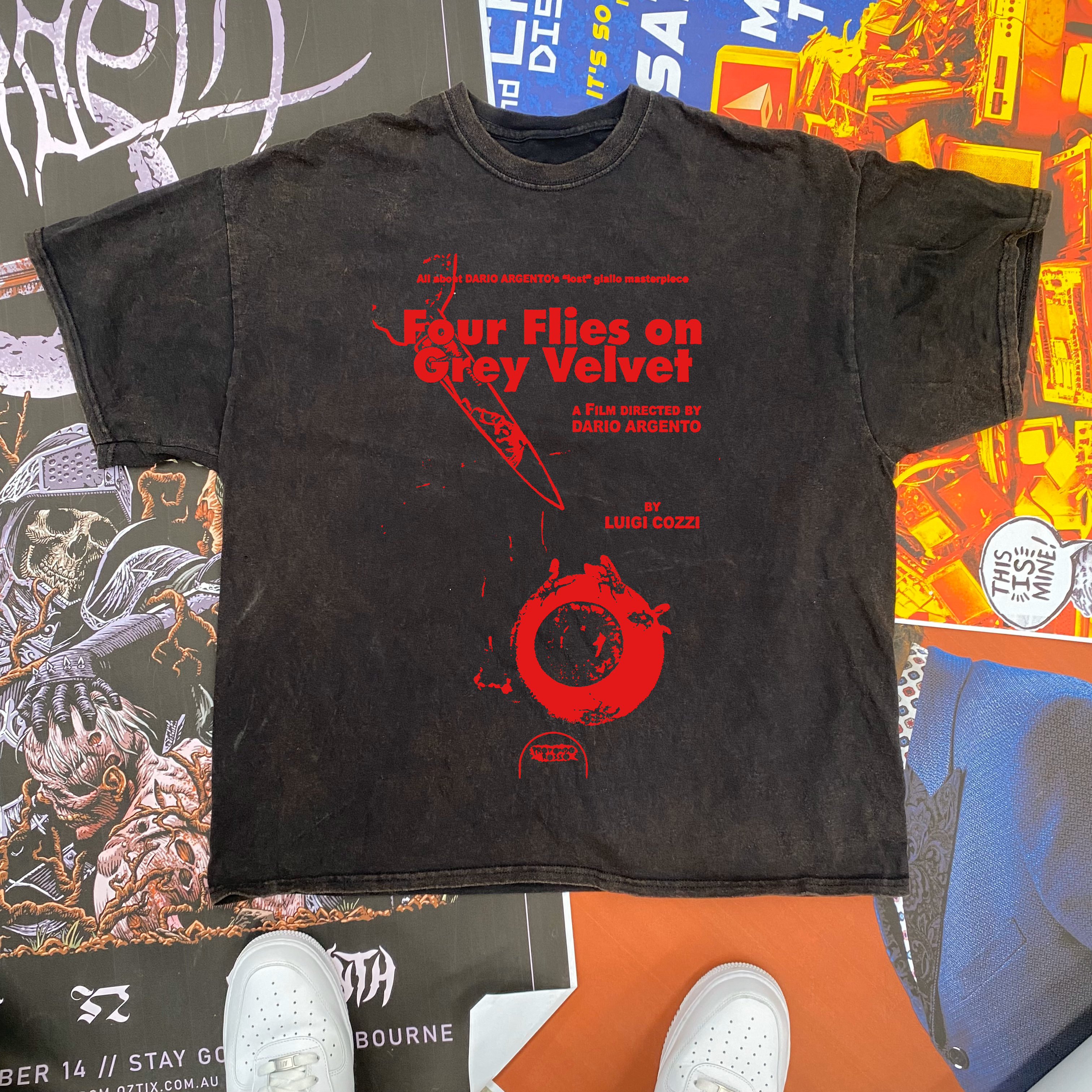 VINTAGE FOUR FLIES ON GREY VELVET BLACK T-SHIRT