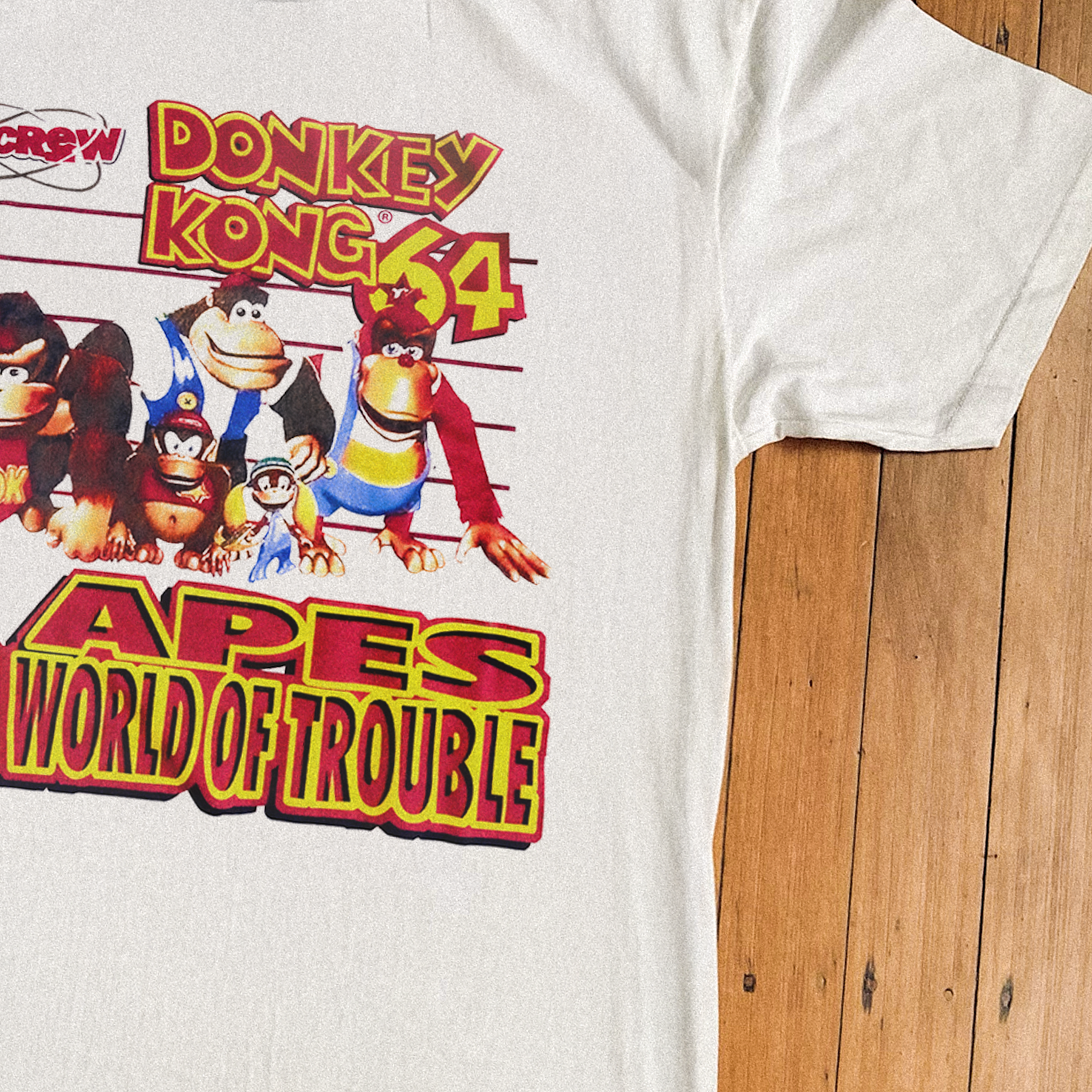 DONKEY KONG 64 '5 APES FACE THE WORLD' WASHED WHITE T-SHIRT