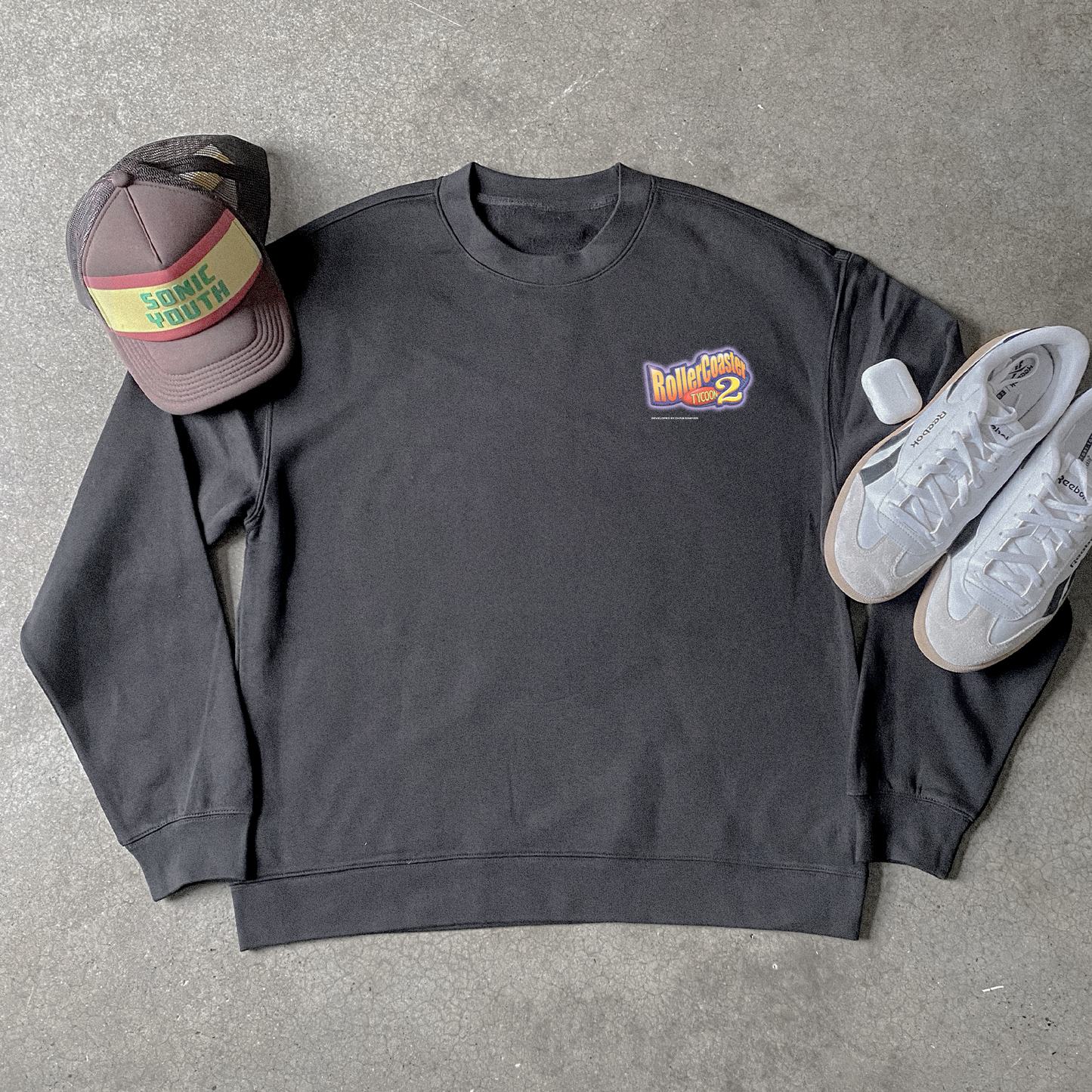 'ROLLERCOASTER TYCOON 2' BLACK CREWNECK